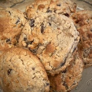 Oatmeal Raisin Cookies with Walnuts (Box of 6)